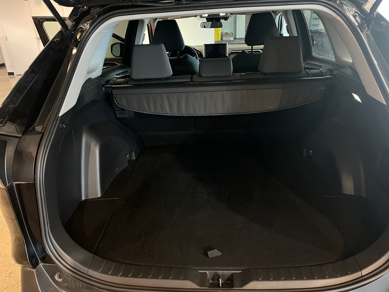 Thumbnail: 2025 Toyota RAV4 - 6