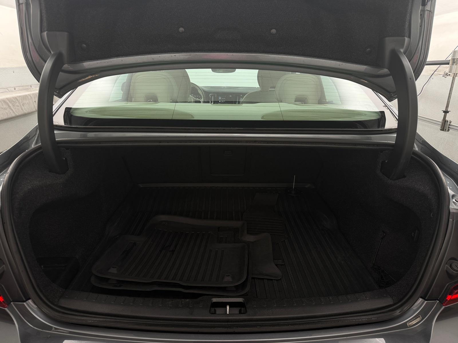 Thumbnail: 2019 Volvo S60 - 6