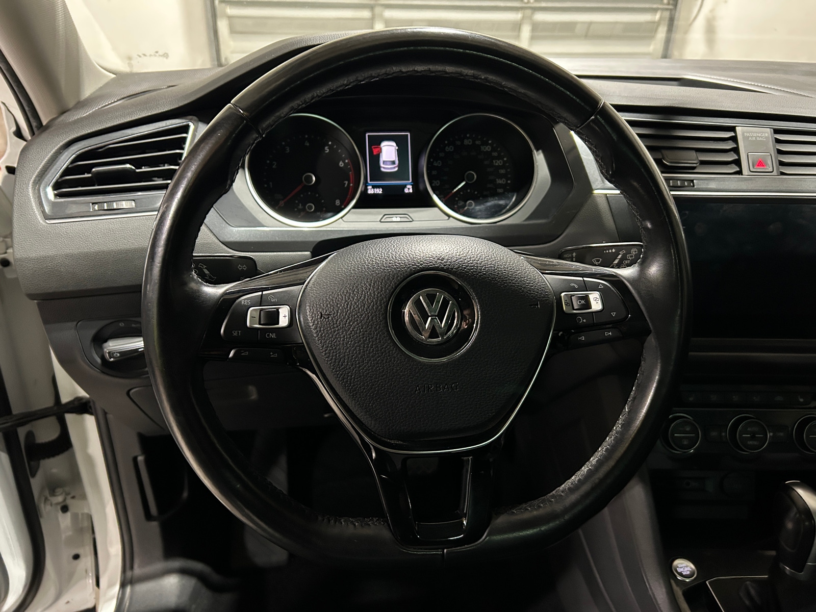 Thumbnail: 2018 Volkswagen Tiguan - 4