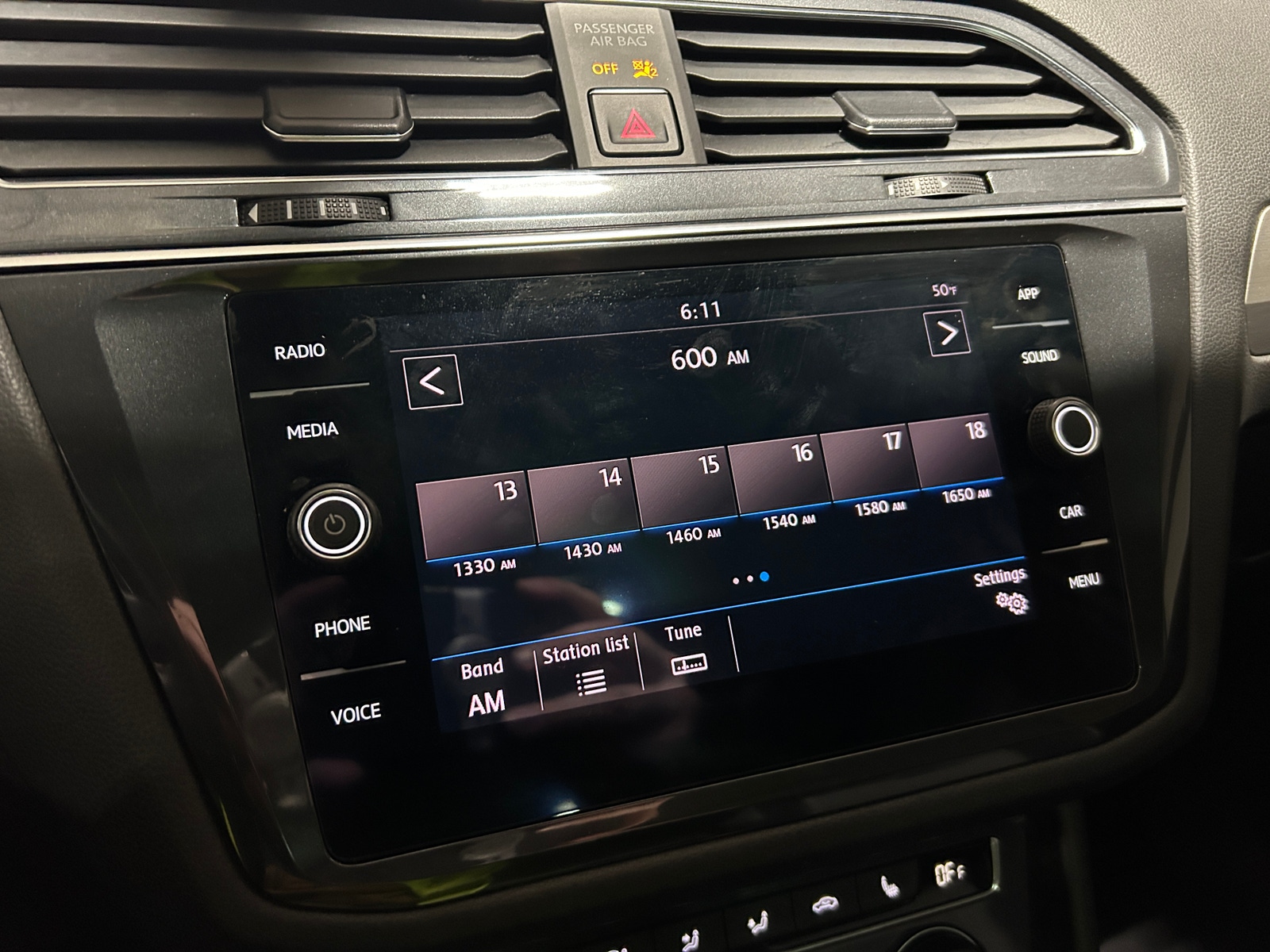 Thumbnail: 2018 Volkswagen Tiguan - 3