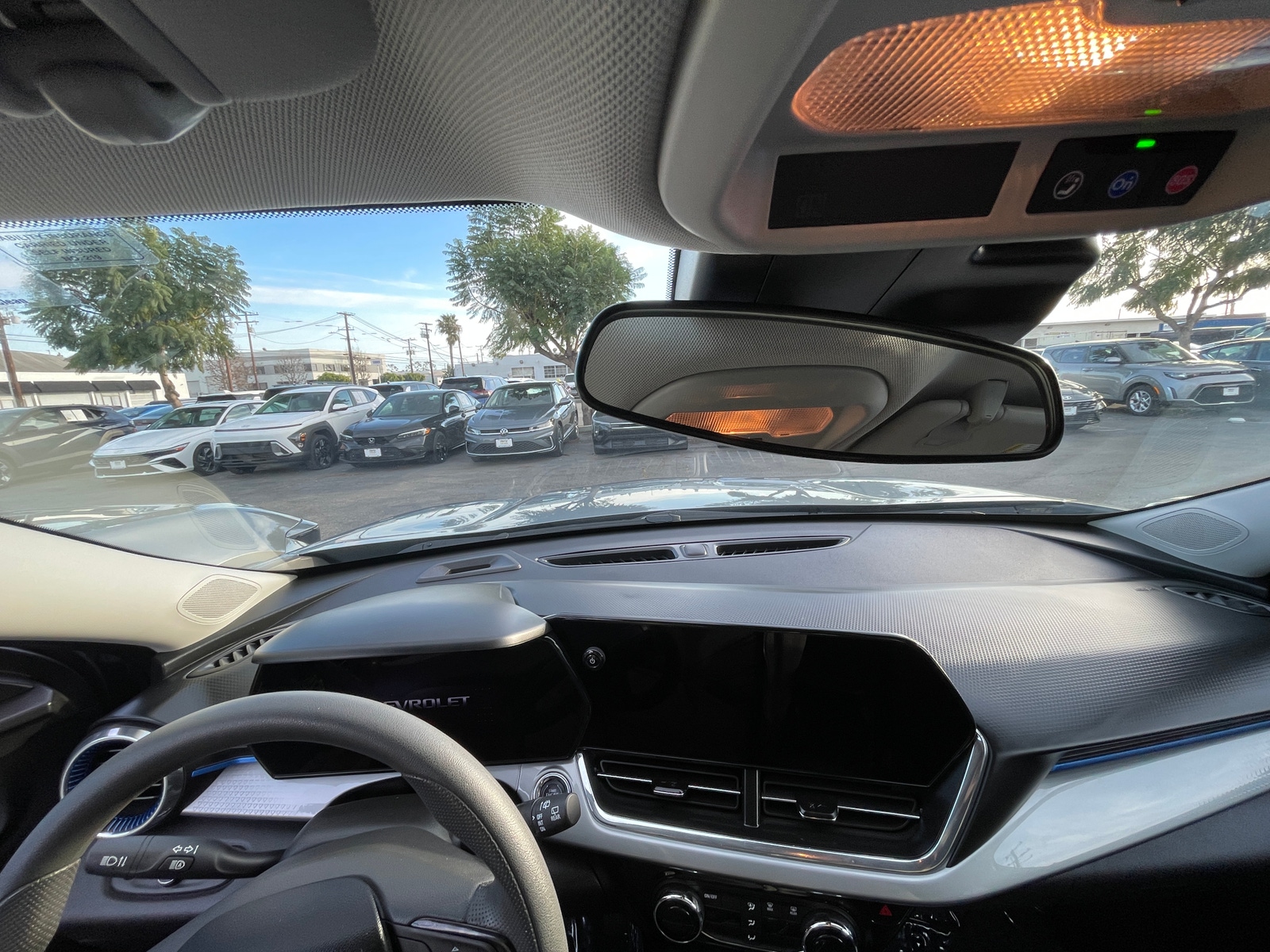 Thumbnail: 2025 Chevrolet Trax - 3