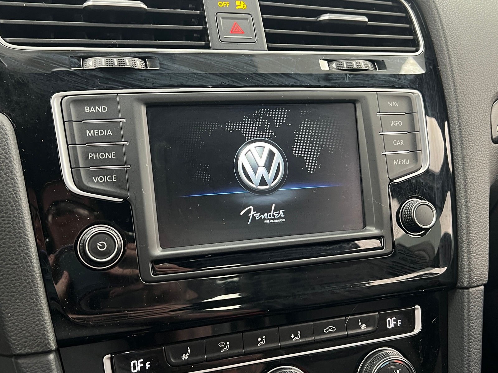 Thumbnail: 2016 Volkswagen Golf - 3