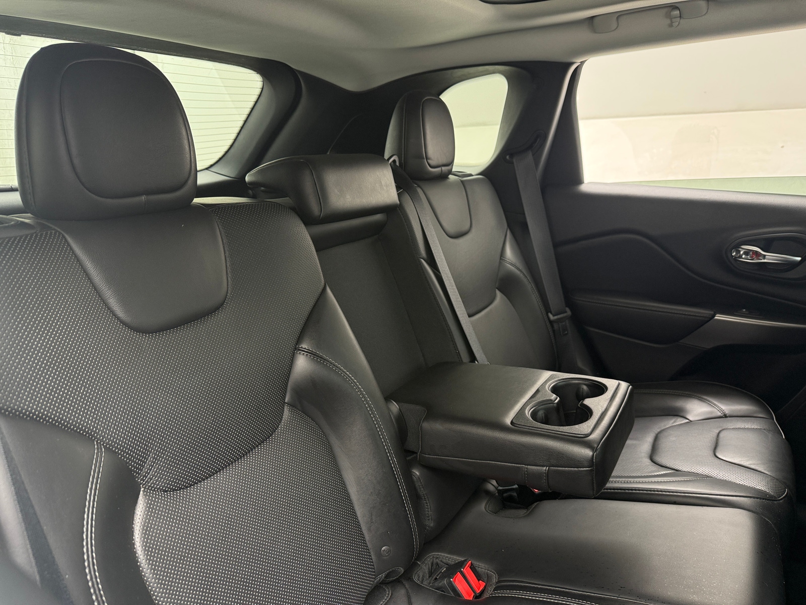 Thumbnail: 2019 Jeep Cherokee - 5