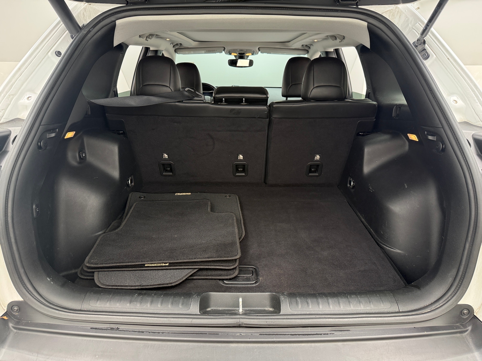 Thumbnail: 2019 Jeep Cherokee - 6