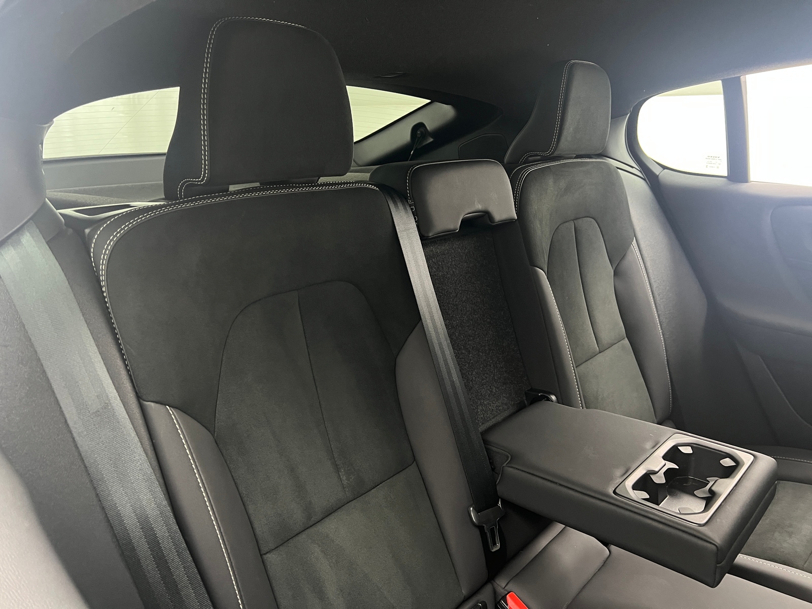 Thumbnail: 2024 Volvo C40 - 6