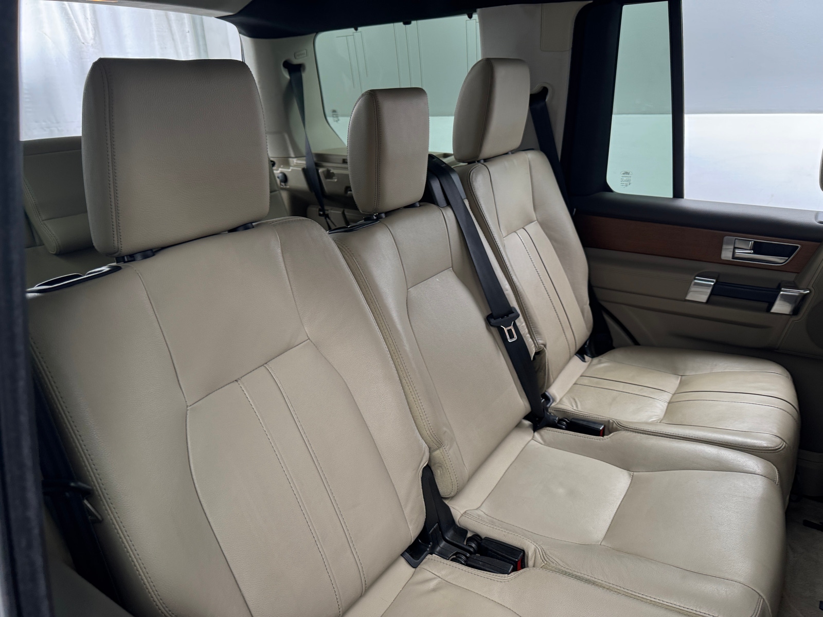 Thumbnail: 2016 Land Rover LR4 - 5