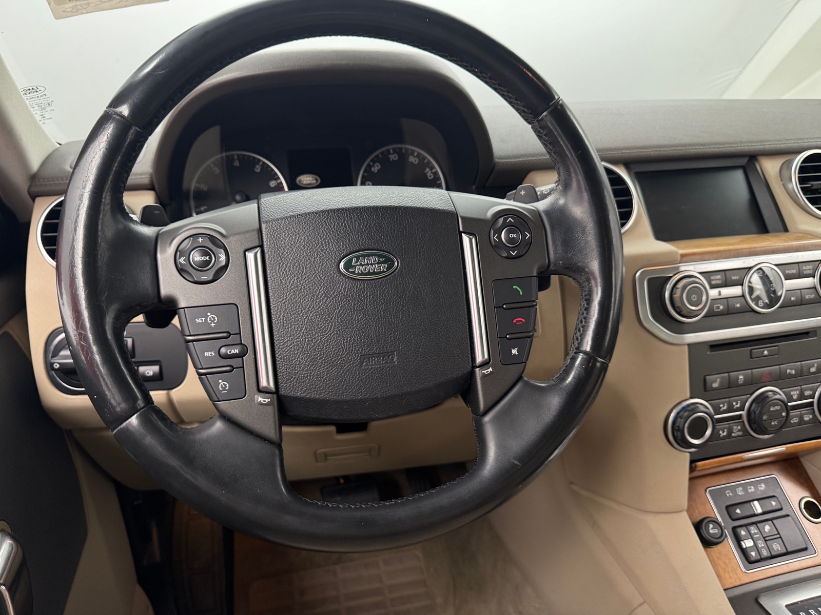 Thumbnail: 2016 Land Rover LR4 - 4