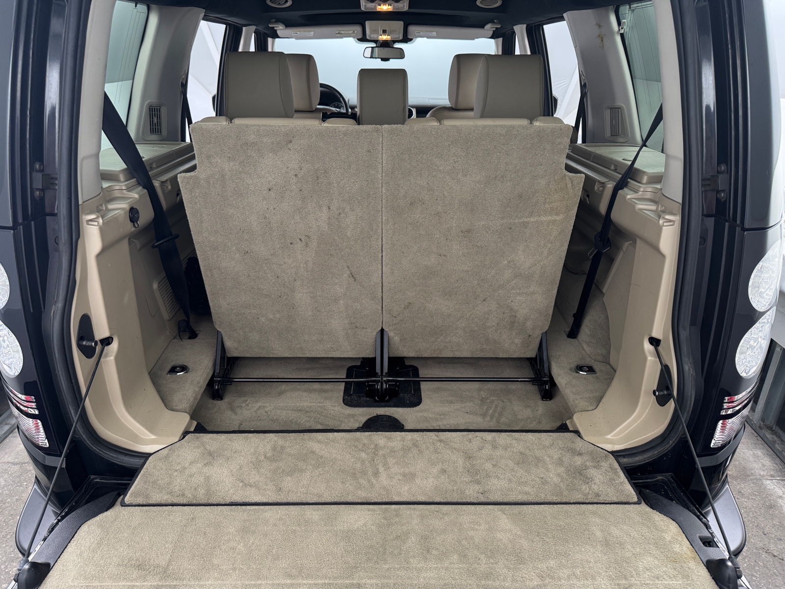 Thumbnail: 2016 Land Rover LR4 - 6