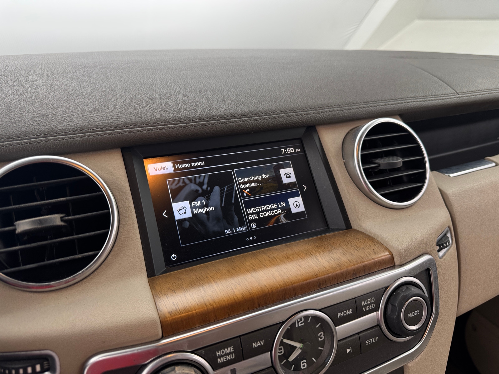 Thumbnail: 2016 Land Rover LR4 - 3