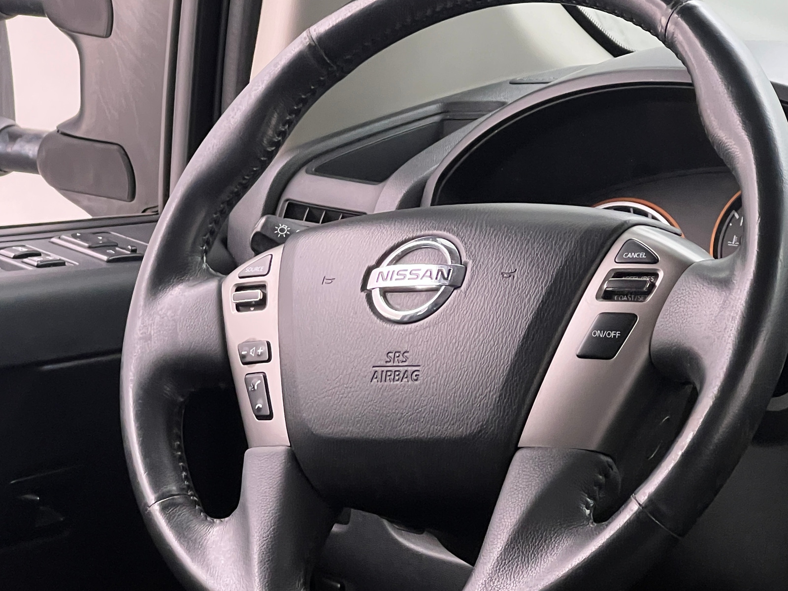 Thumbnail: 2014 Nissan Titan - 5