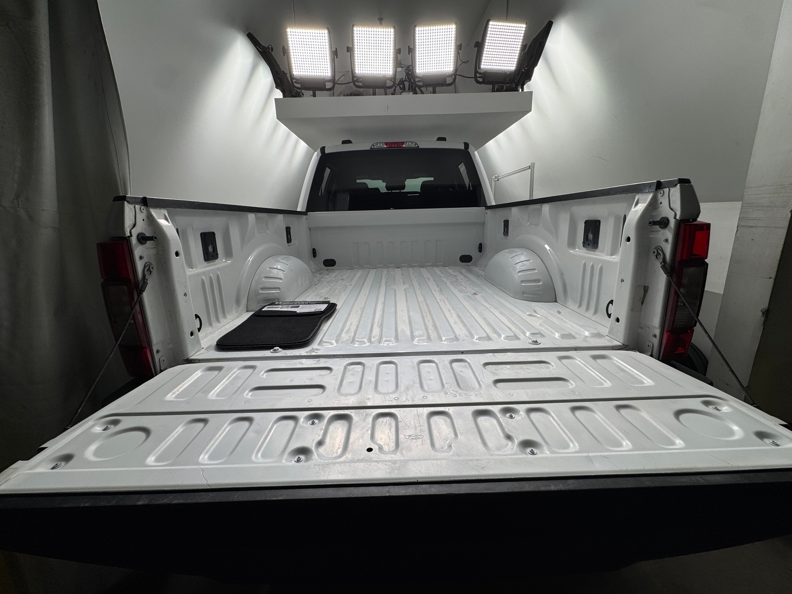 Thumbnail: 2022 Ford Econoline - 7