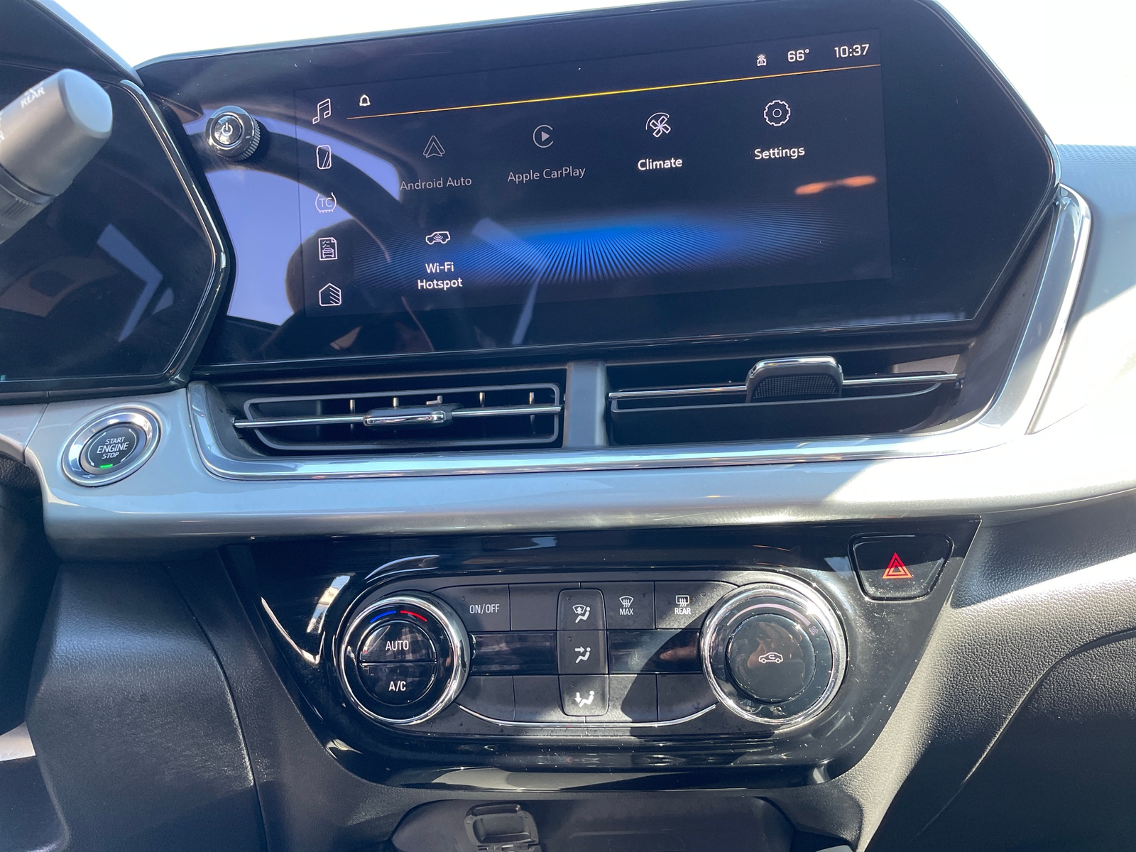 Thumbnail: 2025 Chevrolet Trax - 4