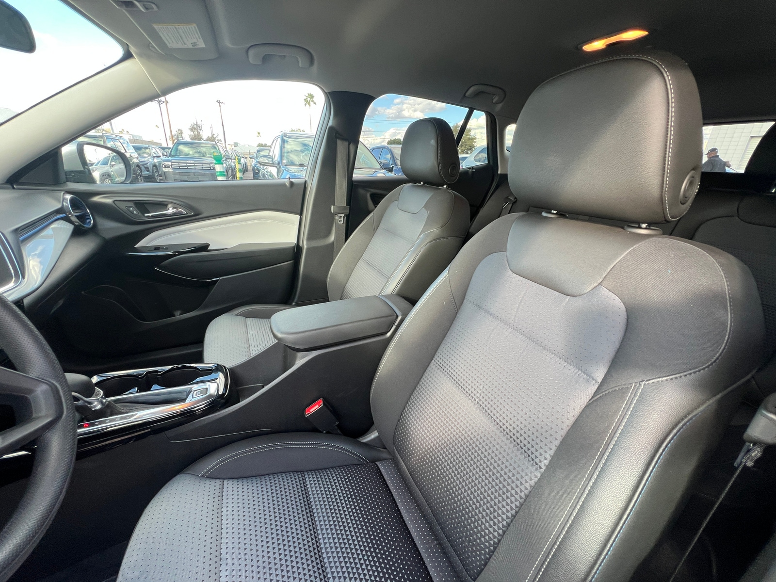 Thumbnail: 2025 Chevrolet Trax - 2