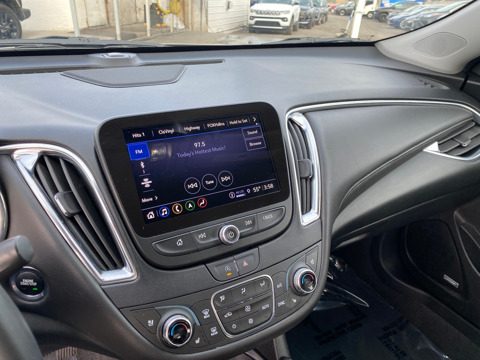 Thumbnail: 2024 Chevrolet Malibu - 4