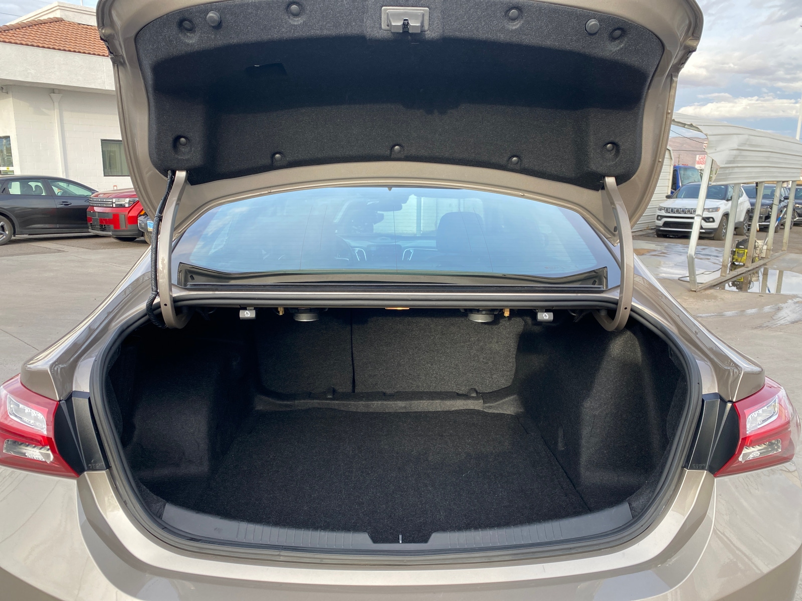 Thumbnail: 2024 Chevrolet Malibu - 6