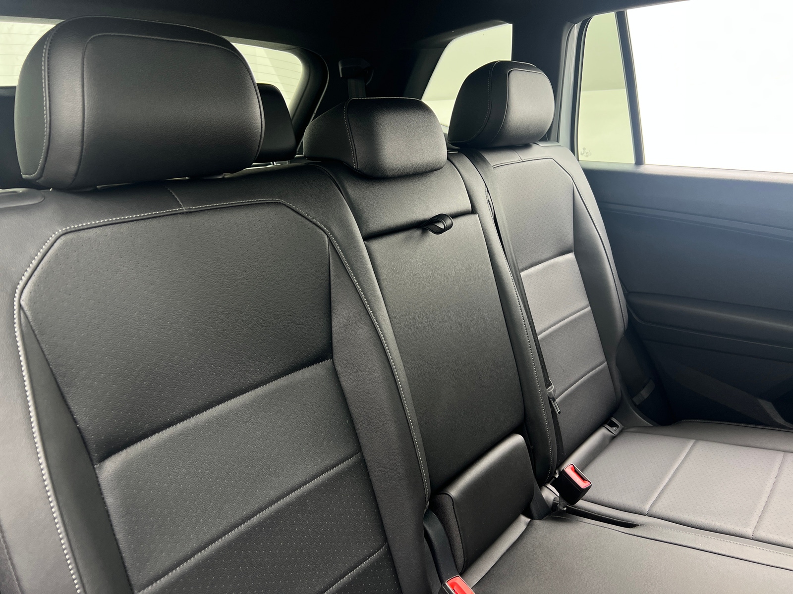 Thumbnail: 2018 Volkswagen Tiguan - 5