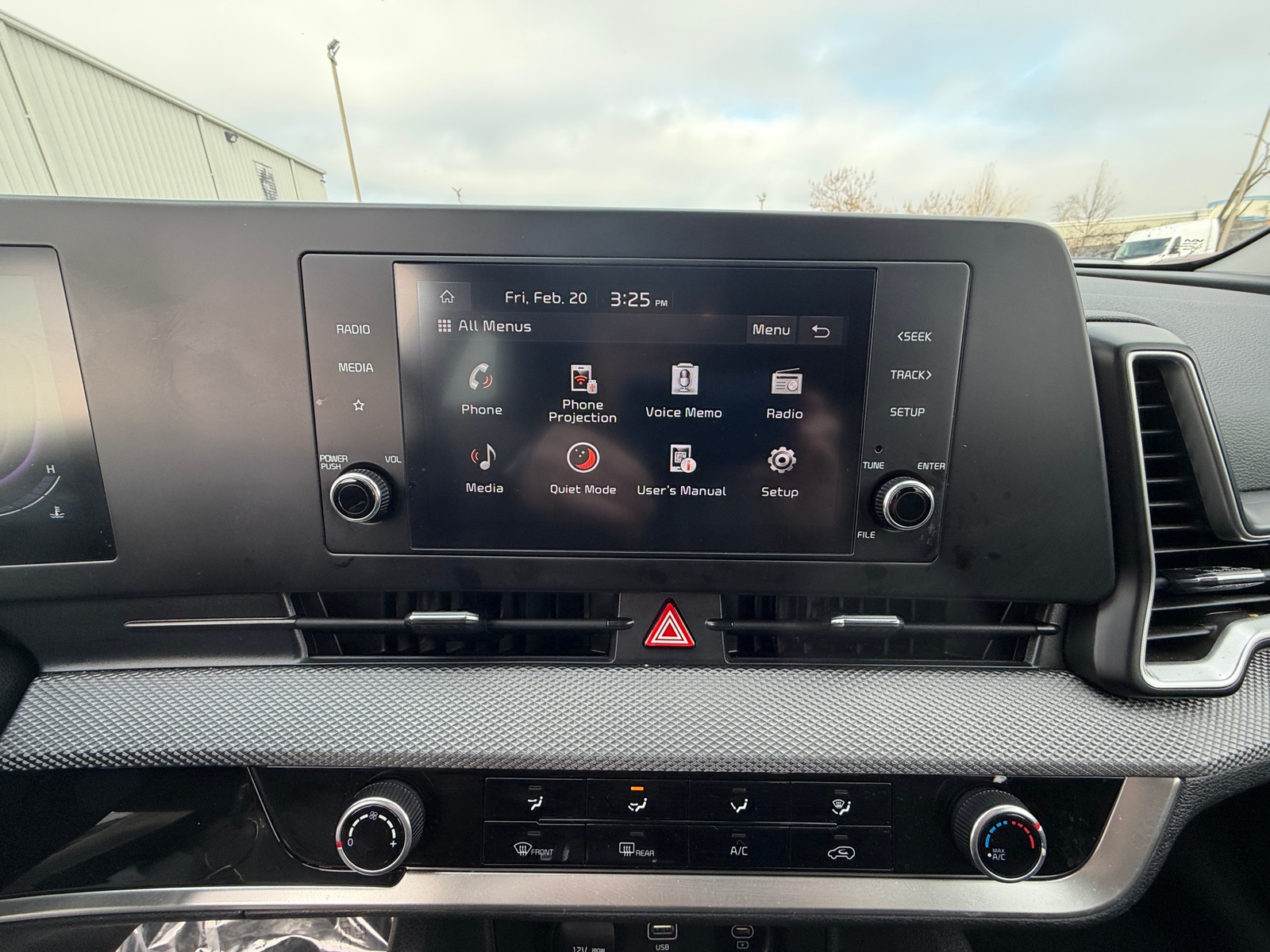 Thumbnail: 2025 Kia Sportage - 4