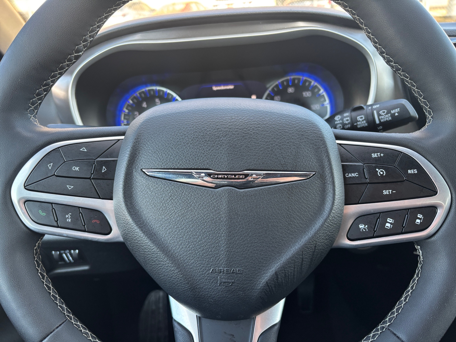 Thumbnail: 2025 Chrysler Pacifica - 5