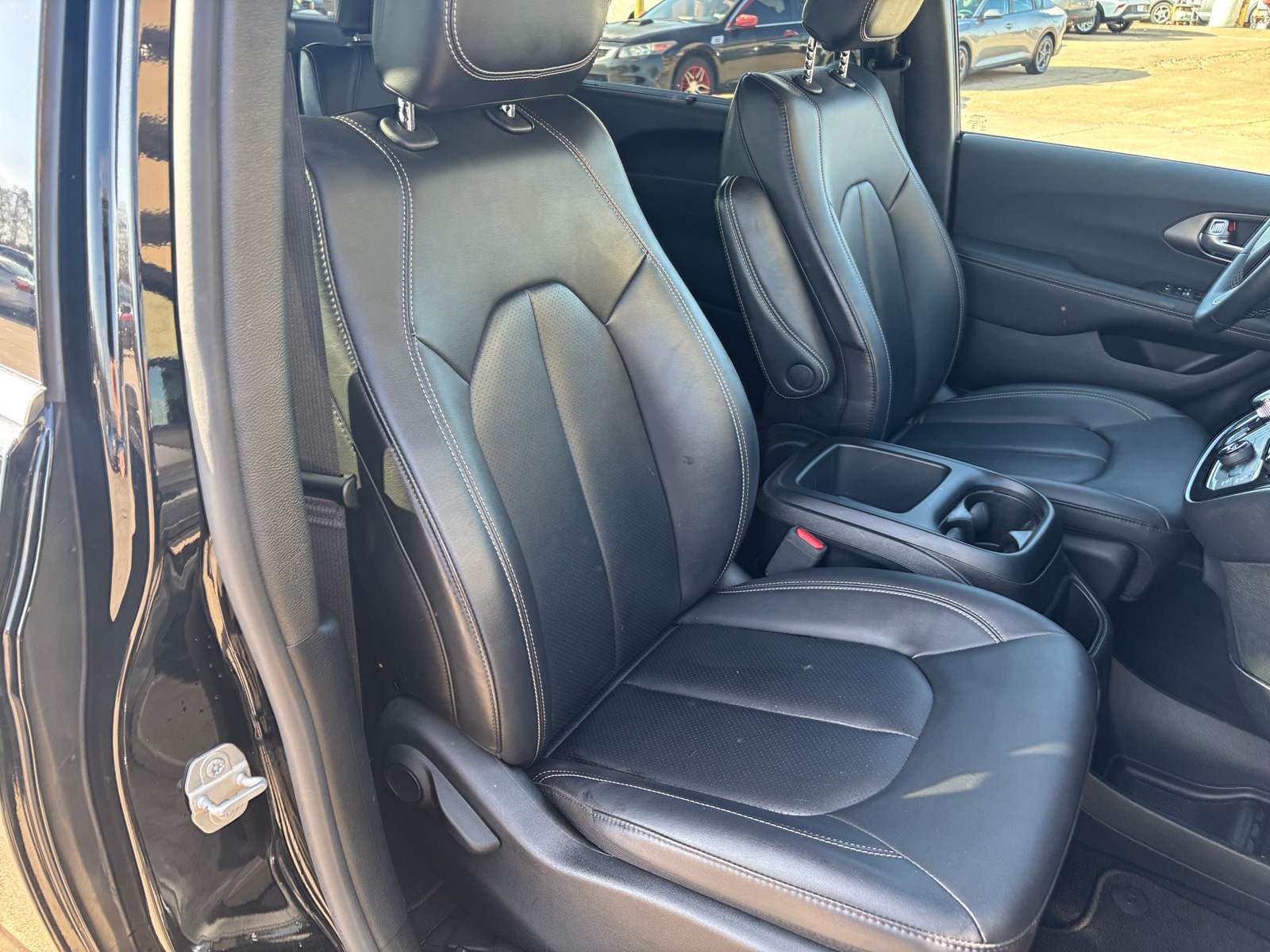 Thumbnail: 2025 Chrysler Pacifica - 2