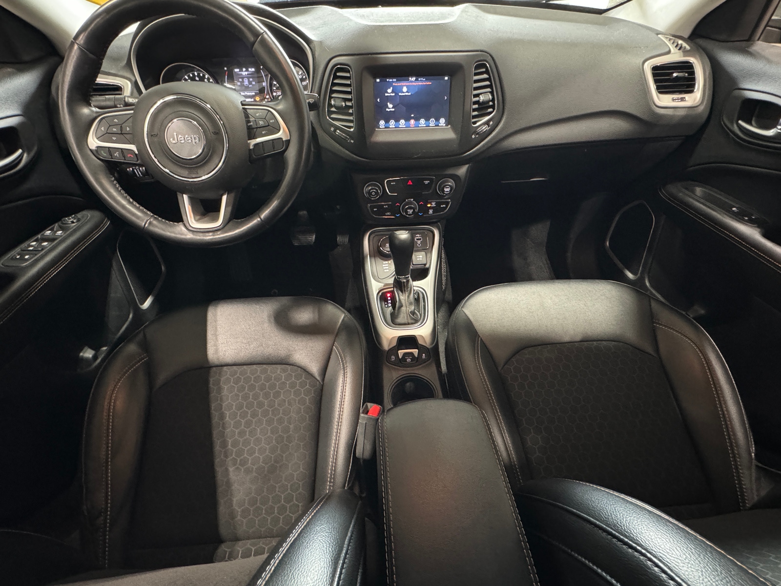 Thumbnail: 2019 Jeep Compass - 3