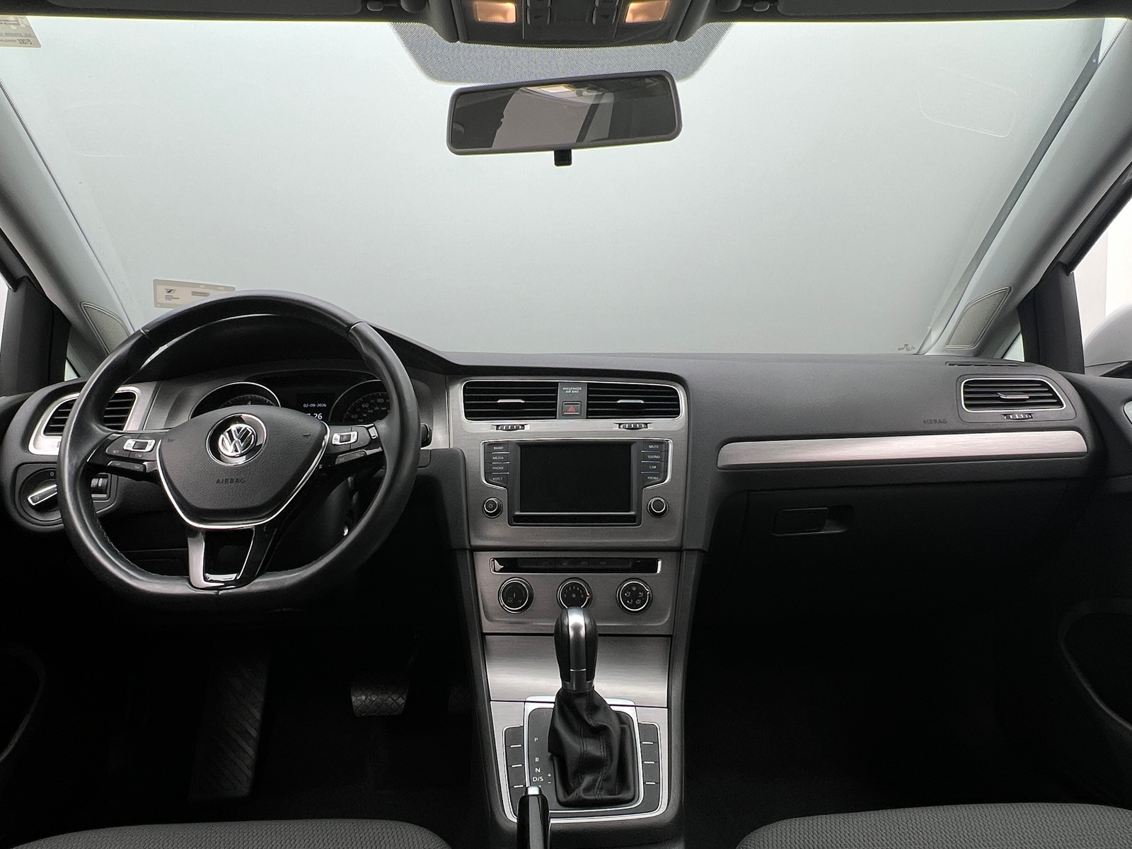 Thumbnail: 2017 Volkswagen Golf - 3