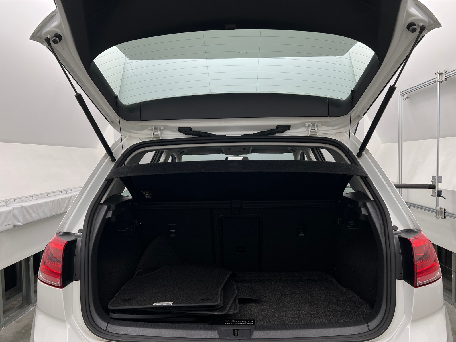 Thumbnail: 2017 Volkswagen Golf - 7