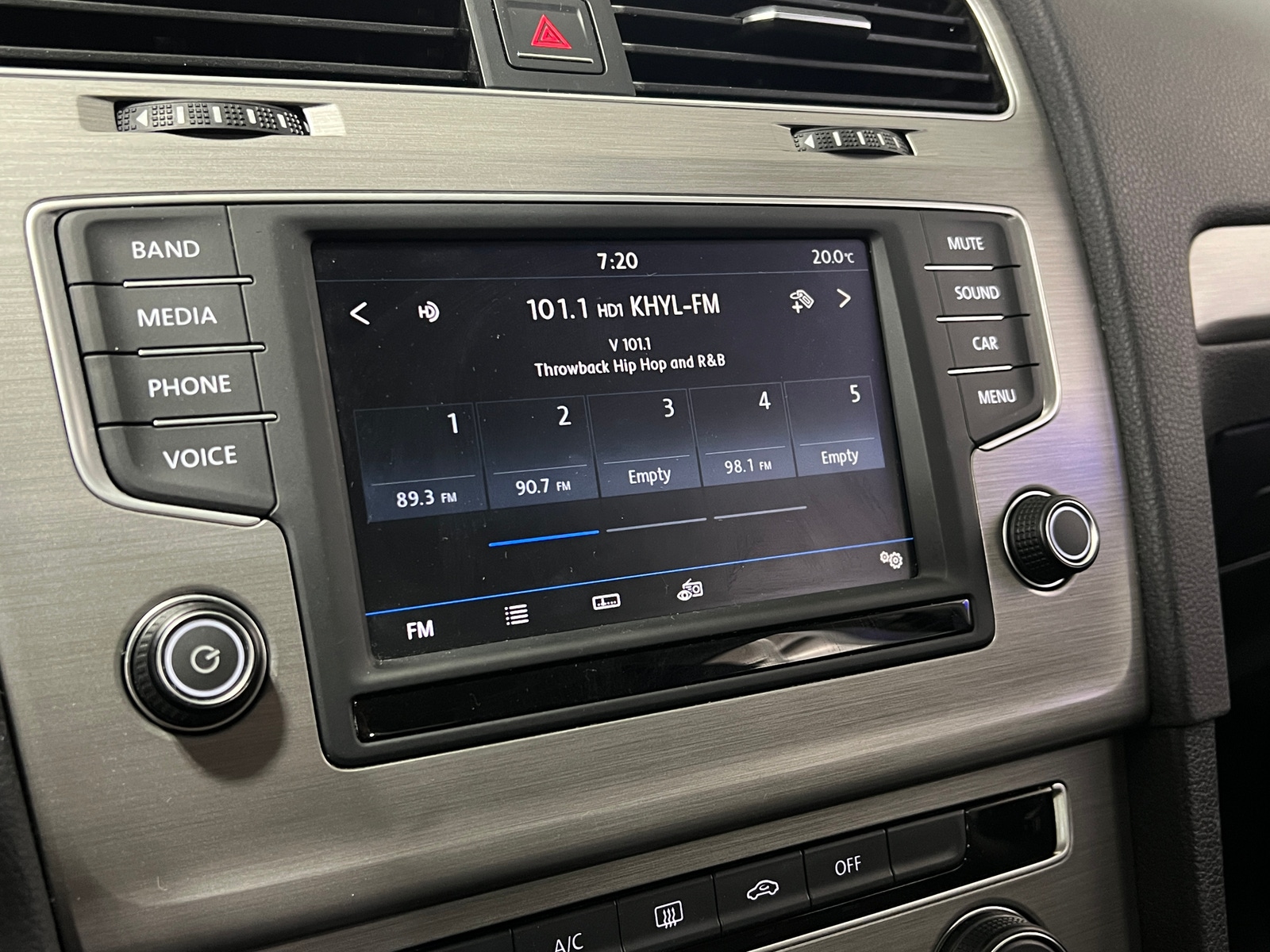 Thumbnail: 2017 Volkswagen Golf - 4