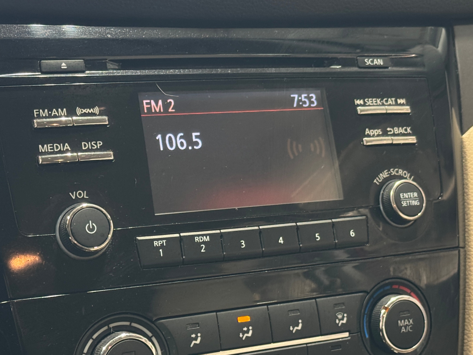 Thumbnail: 2016 Nissan Rogue - 4