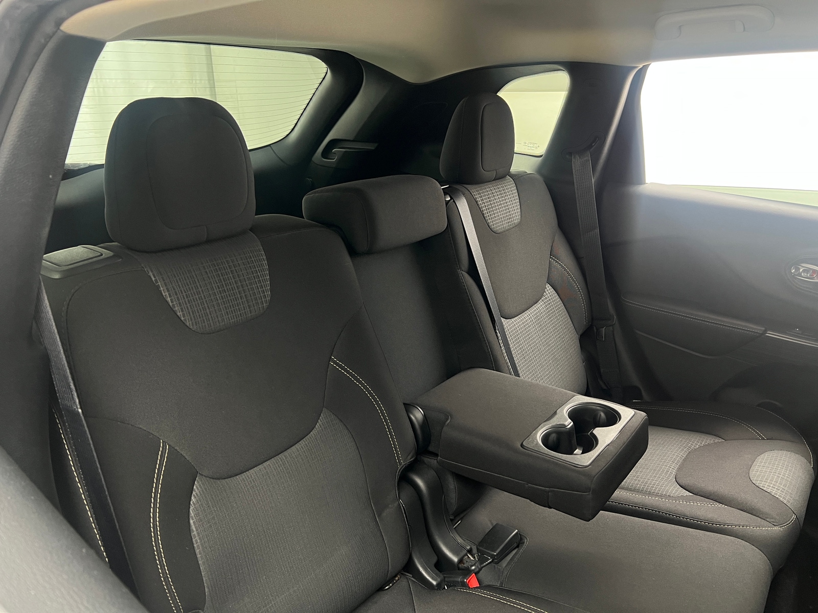 Thumbnail: 2016 Jeep Cherokee - 6