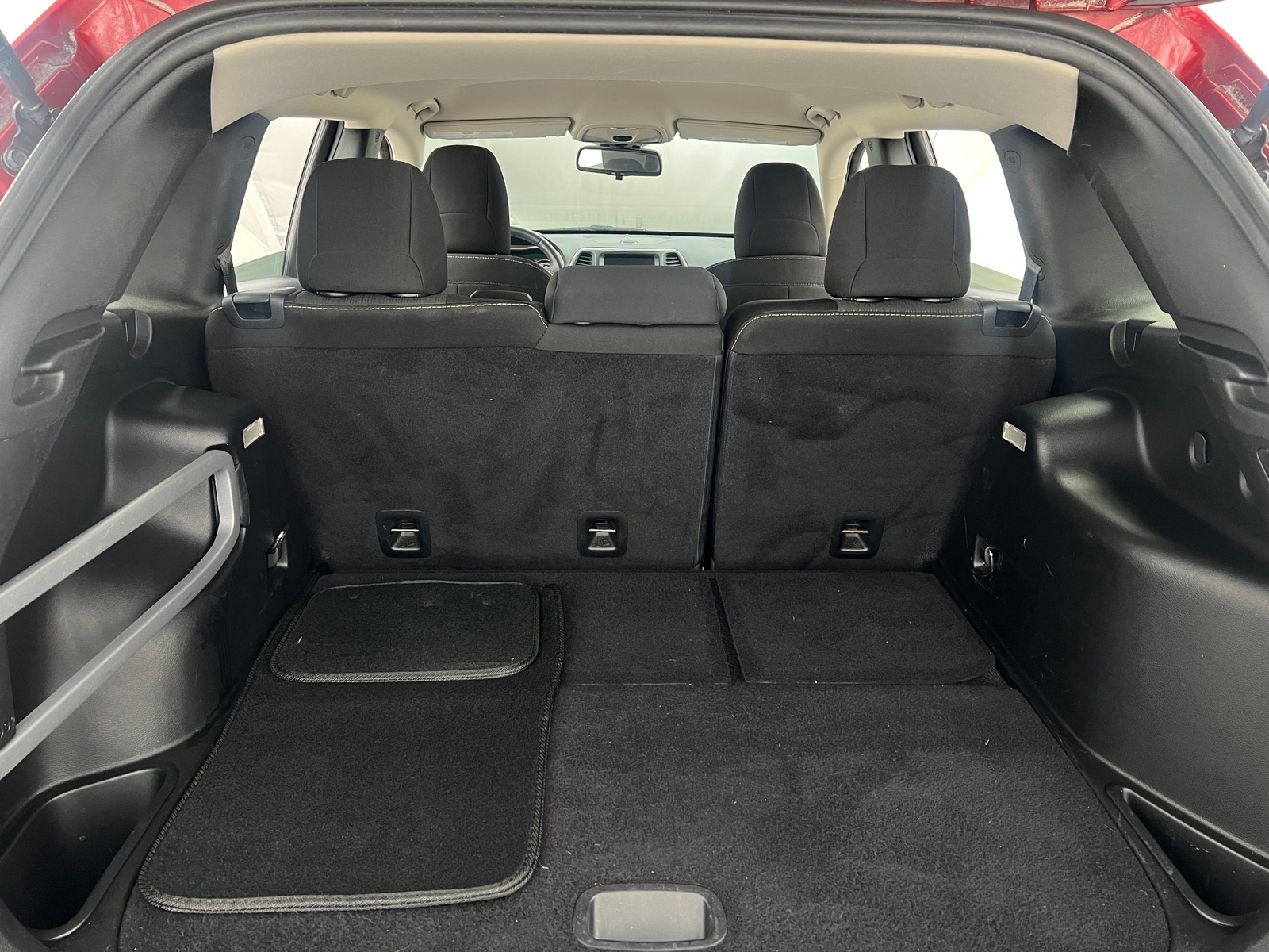 Thumbnail: 2016 Jeep Cherokee - 7