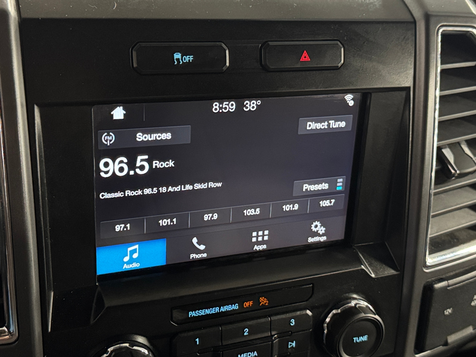 Thumbnail: 2016 Ford Econoline - 4