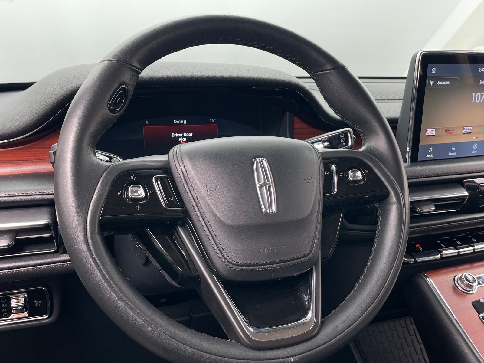 Thumbnail: 2024 Lincoln Aviator - 4