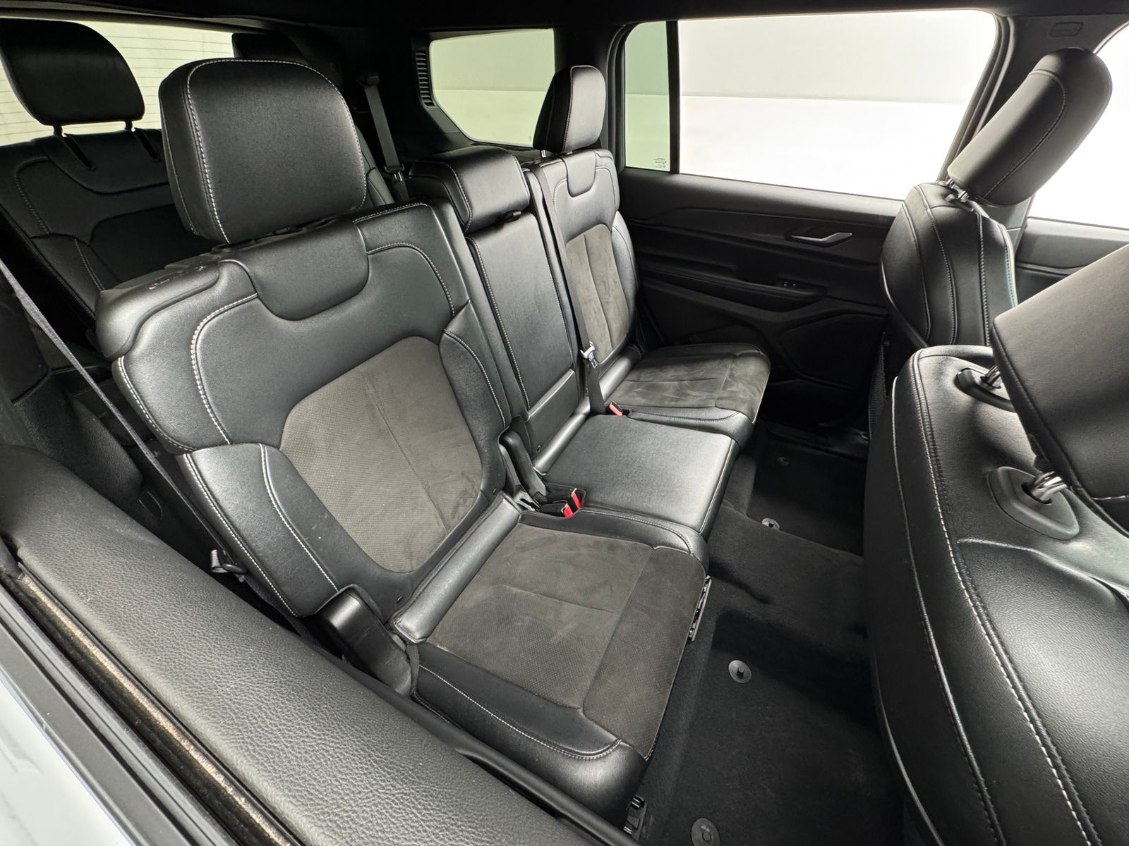 Thumbnail: 2023 Jeep Grand Cherokee L - 5