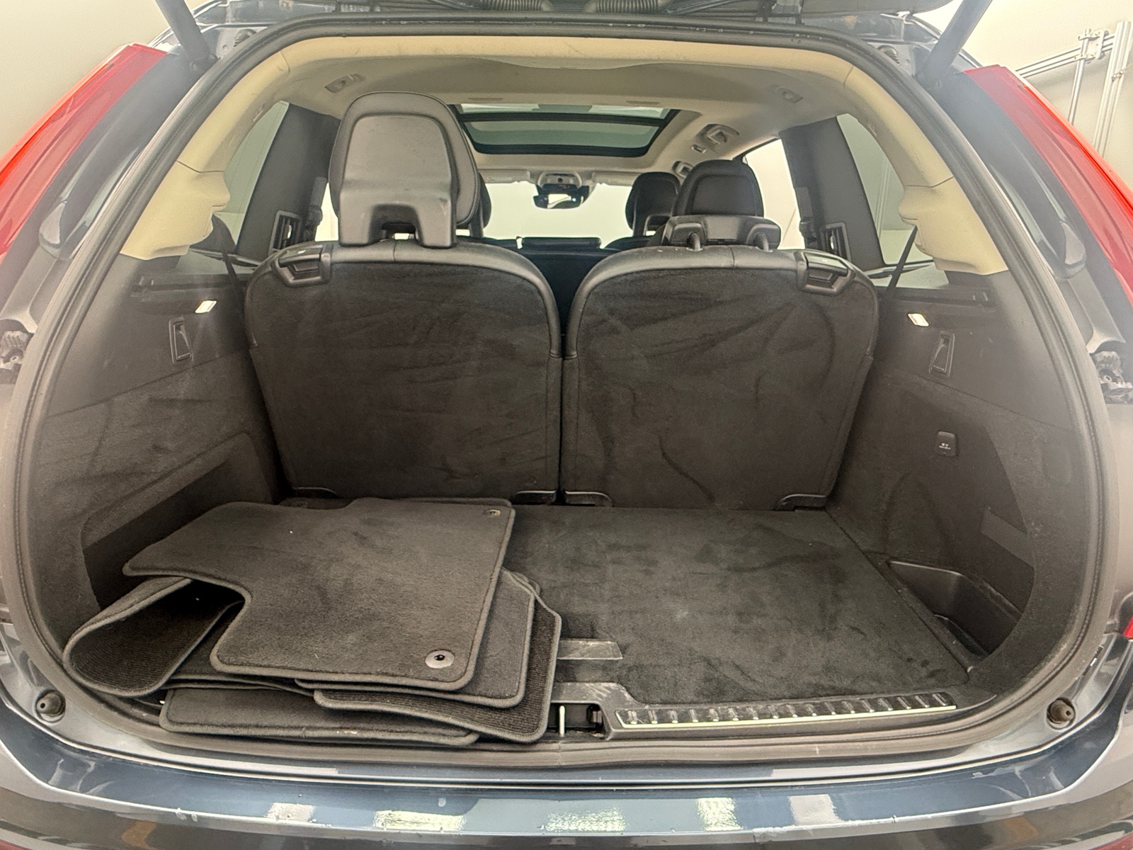 Thumbnail: 2020 Volvo XC90 - 6