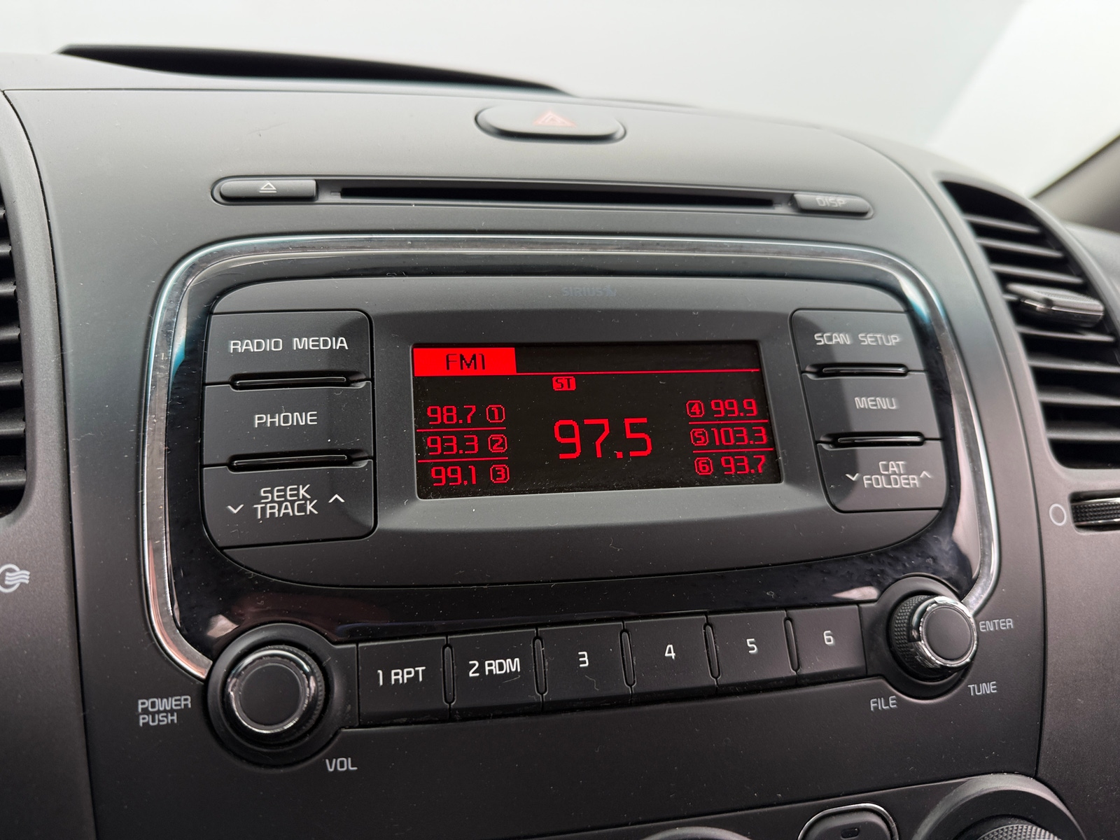 Thumbnail: 2018 Kia Forte - 4