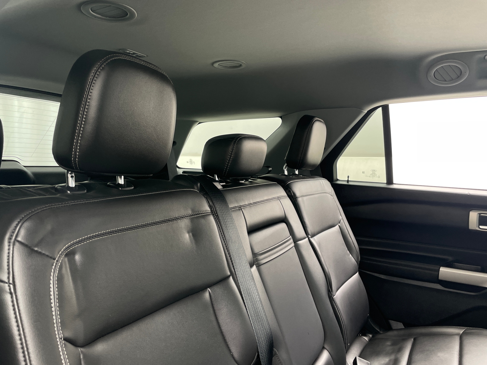 Thumbnail: 2022 Ford Explorer - 6