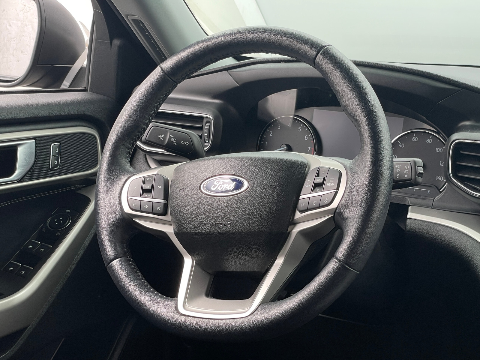 Thumbnail: 2022 Ford Explorer - 5