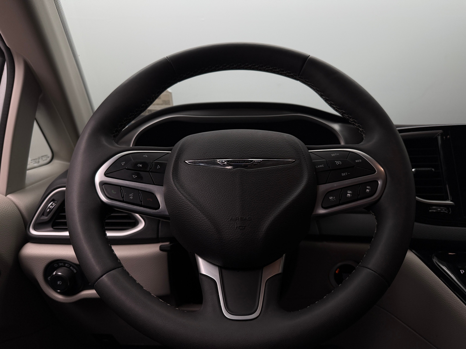 Thumbnail: 2024 Chrysler Pacifica - 4