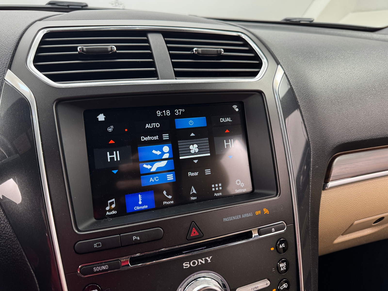 Thumbnail: 2017 Ford Explorer - 3