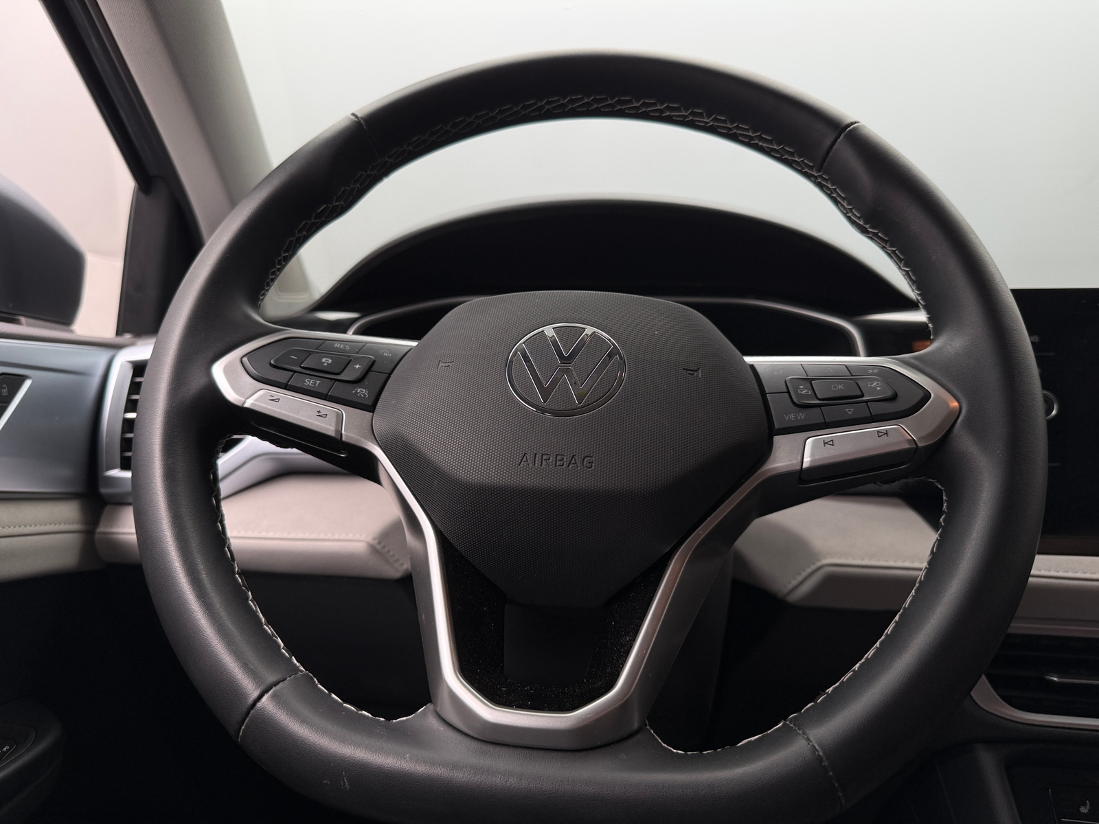 Thumbnail: 2025 Volkswagen Taos - 4