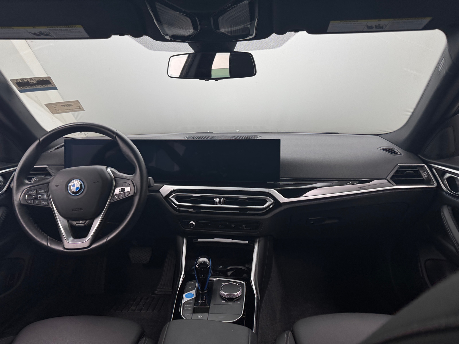 Thumbnail: 2023 BMW i4 - 2