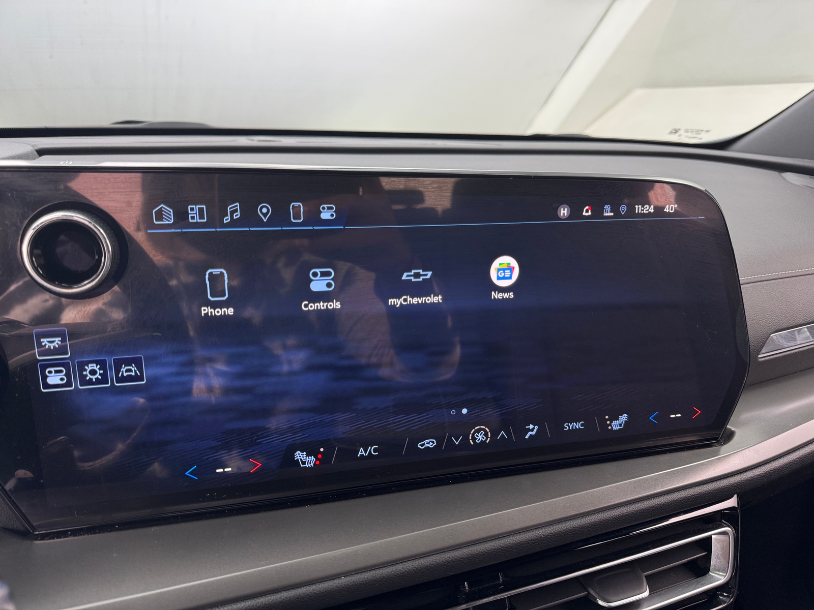 Thumbnail: 2024 Chevrolet Traverse - 4