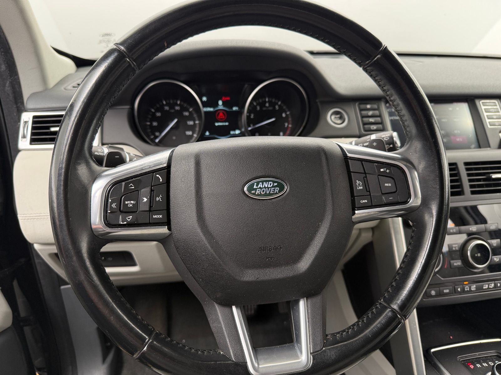 Thumbnail: 2018 Land Rover Discovery Sport - 4