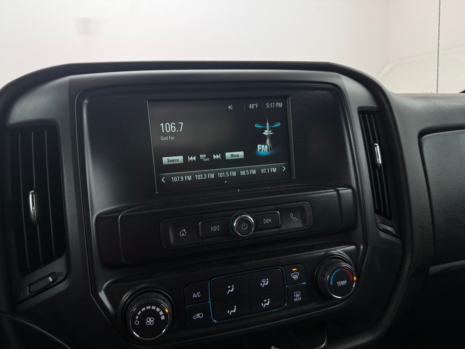 Thumbnail: 2019 Chevrolet Silverado 1500 - 3