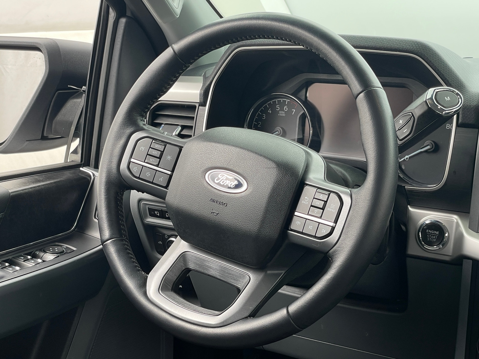 Thumbnail: 2022 Ford Econoline - 5