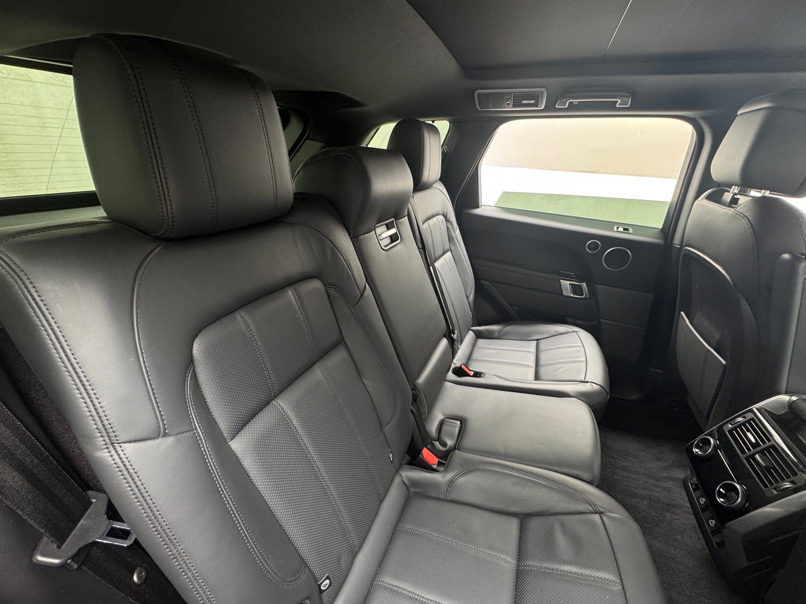 Thumbnail: 2022 Land Rover Range Rover Sport - 5