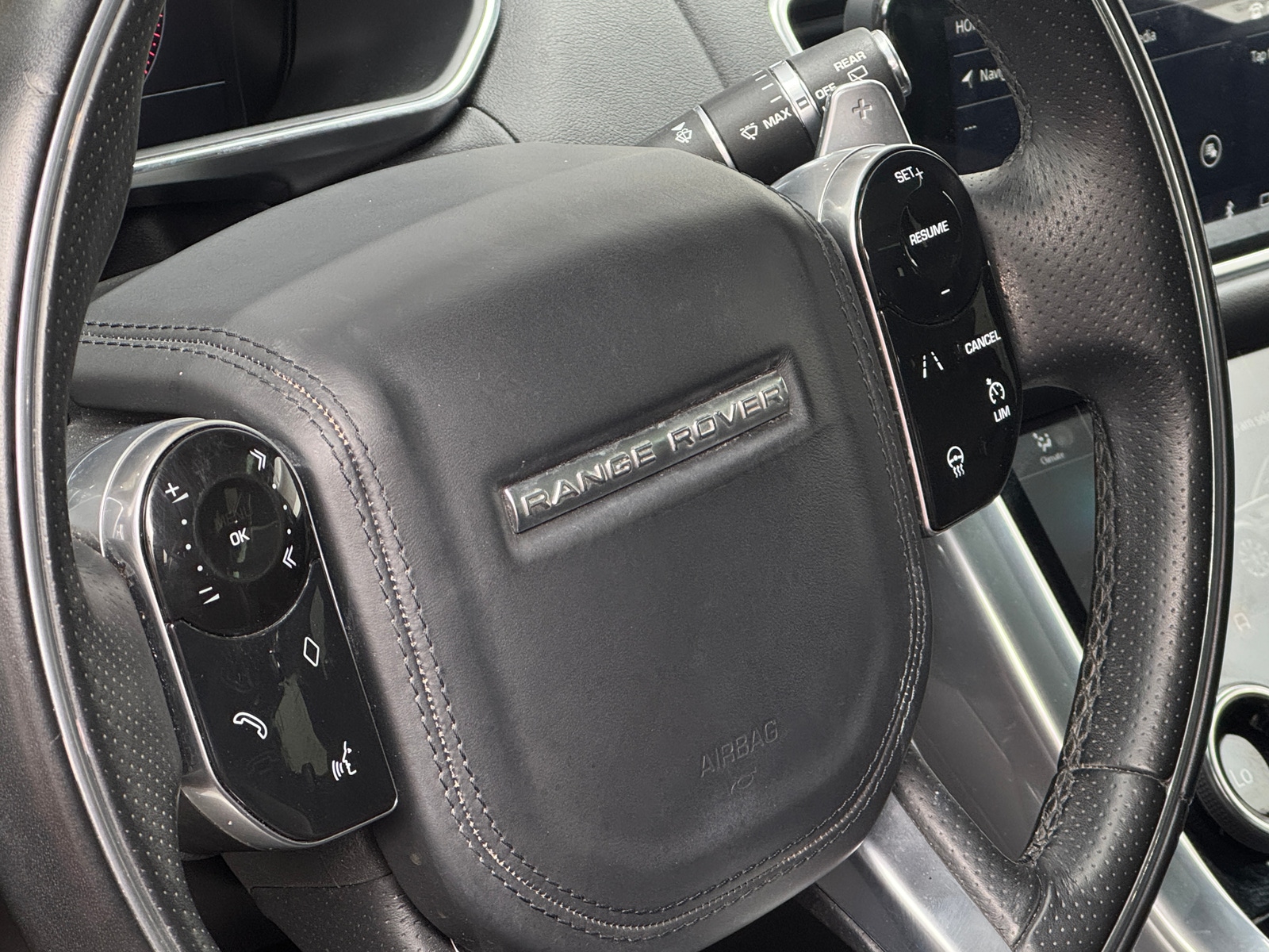 Thumbnail: 2022 Land Rover Range Rover Sport - 4