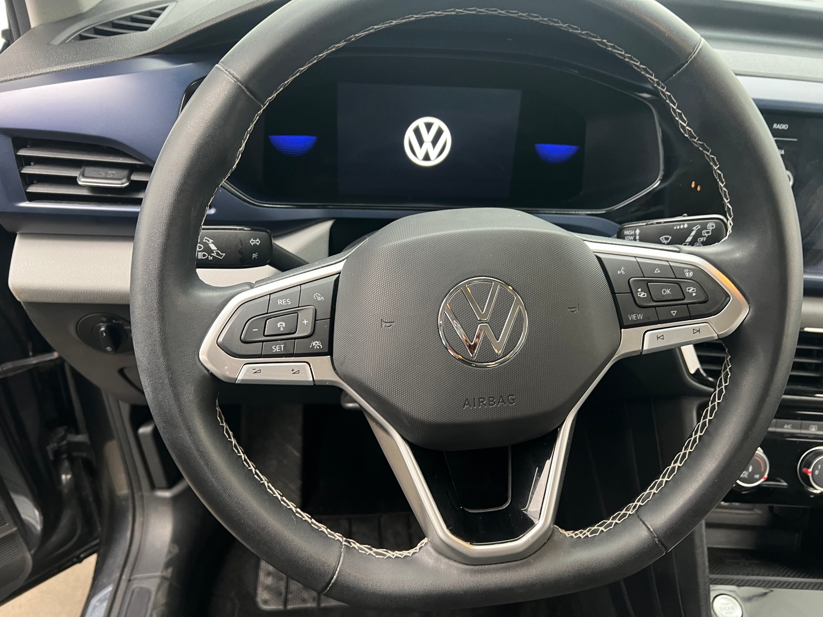 Thumbnail: 2023 Volkswagen Taos - 4