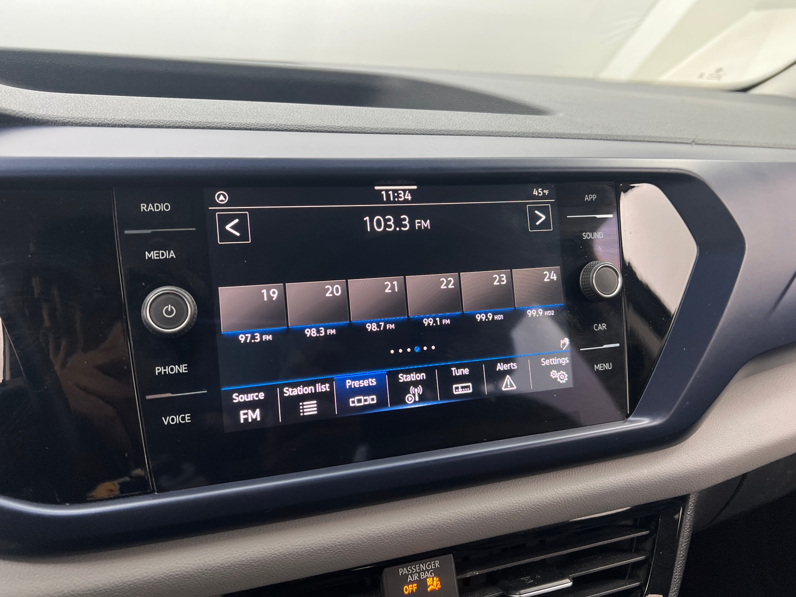 Thumbnail: 2023 Volkswagen Taos - 3