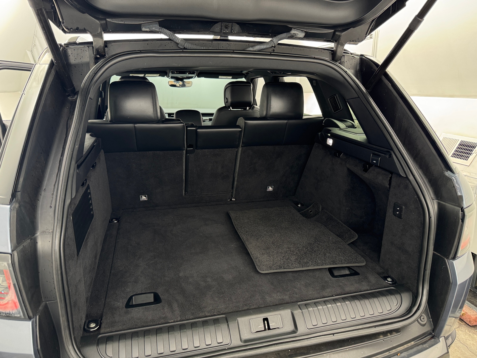 Thumbnail: 2019 Land Rover Range Rover Sport - 6